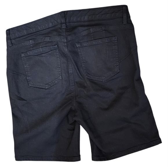 Torrid premium women's bombshell skinny black distressed Bermuda shorts - Picture 2 of 5